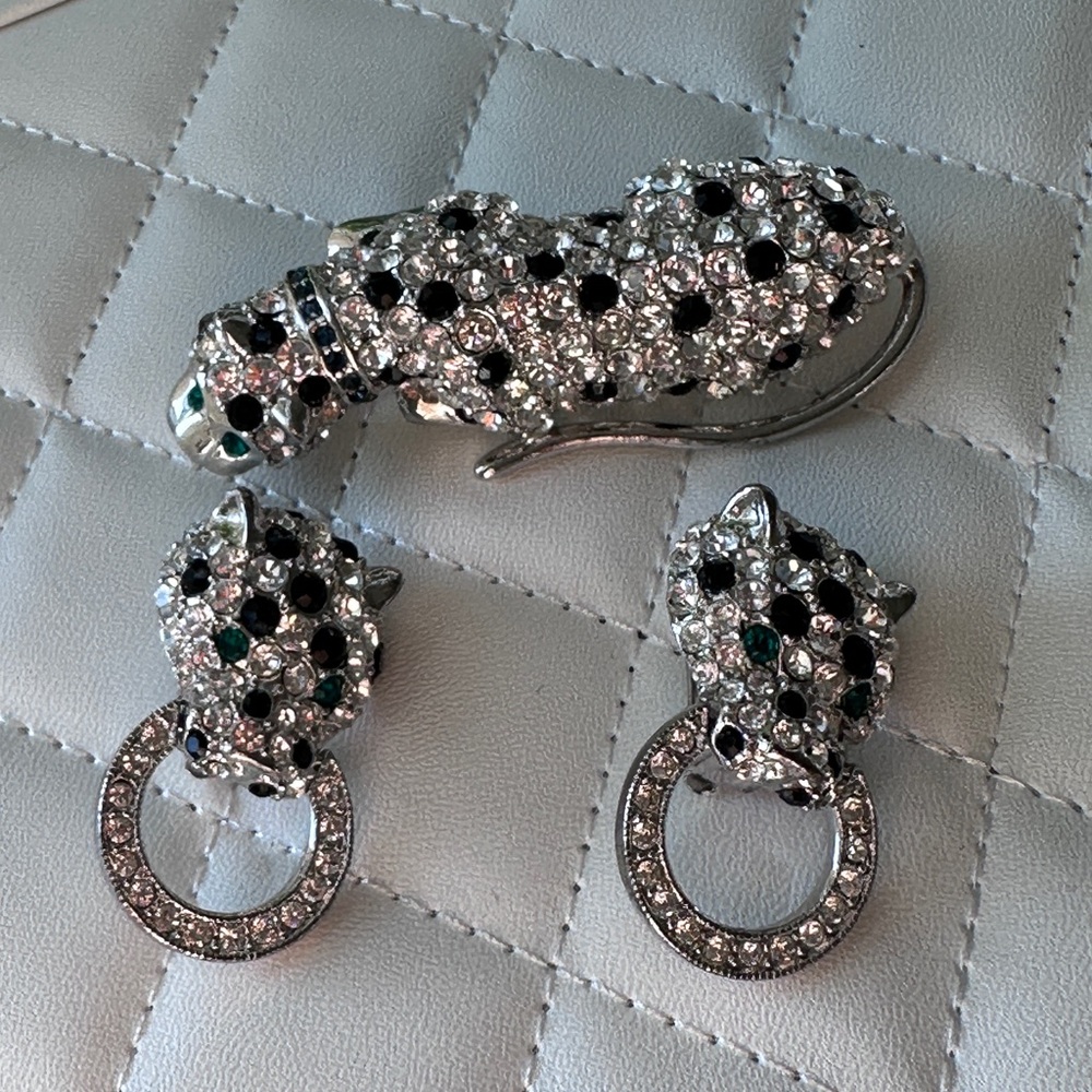 Vtg Rare KJL for Avon Leopard Brooch Earrings Set Excellent Condition